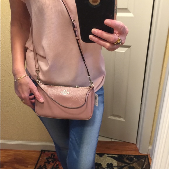 🌸SOLD 🌸NWT TOP HANDEL POUCH 🛍🌸 - Picture 5 of 8